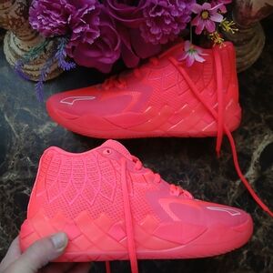 Puma MB. 01 Melo Breast Cancer Basketball/Streetwear Shoes 10 Men/11.5 Women